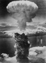 Mushroom cloud from atomic bomb drop over Hiroshima, August 1945